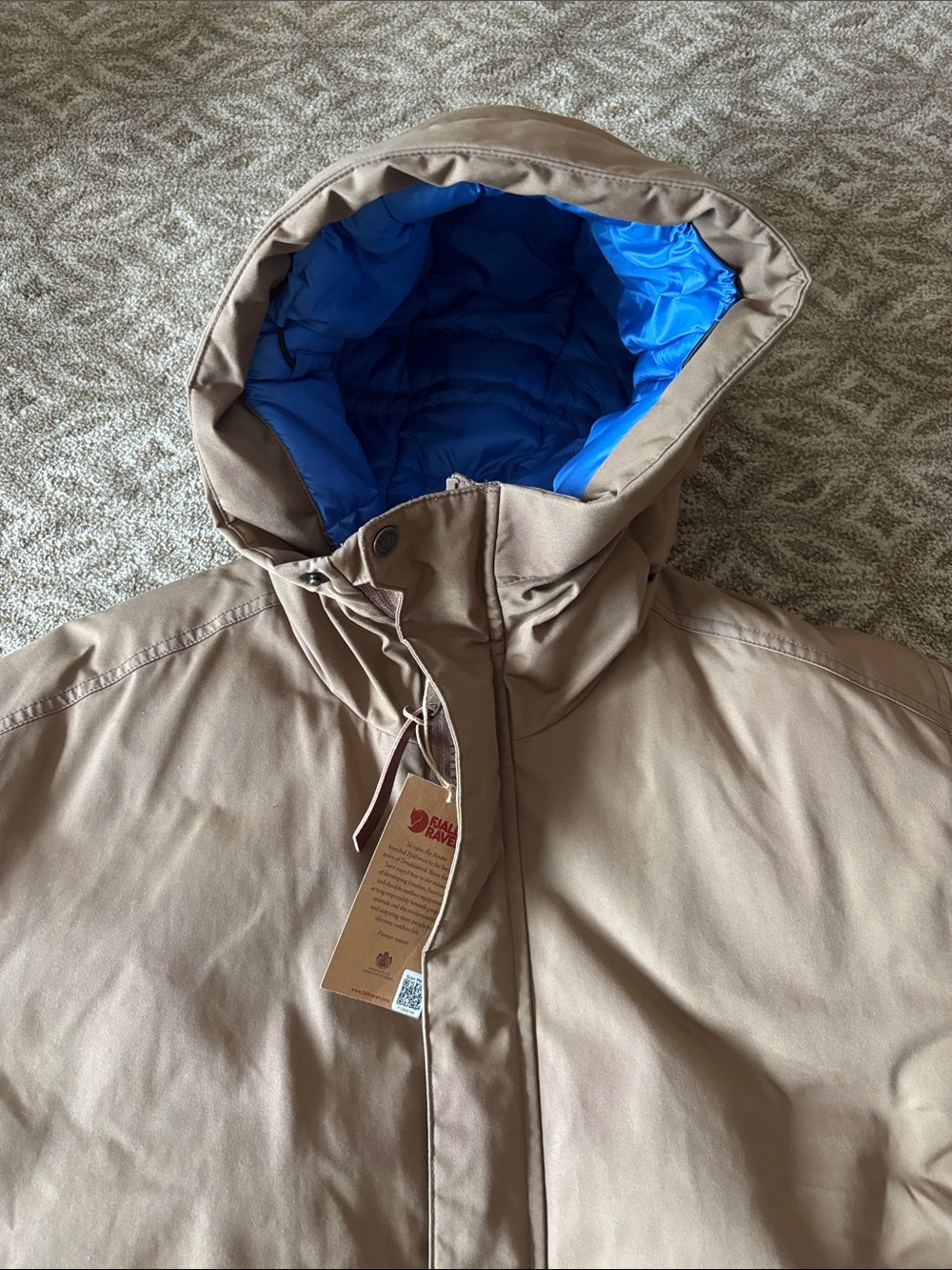 Fjallraven Men's Tan Ovik padded Jacket with Blue Lining - Picture 11 of 12